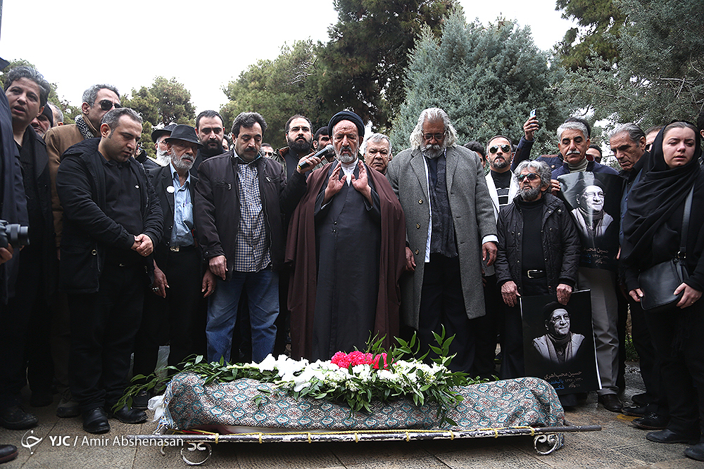 مراسم تشییع پیکر حسین محب اهری برگزار شد/ خداحافظی ابدی با مردی که می&zwnj;خندید و می&zwnj;خنداند