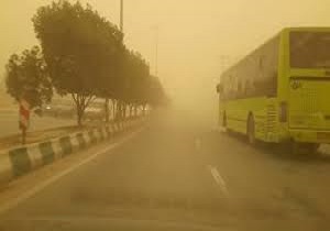 آسمان آبادان غبار آلود است