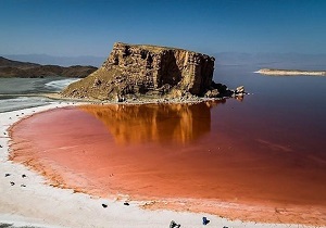 سطح تراز دریاچه ارومیه نسبت به هفته گذشته بدون تغییر بود