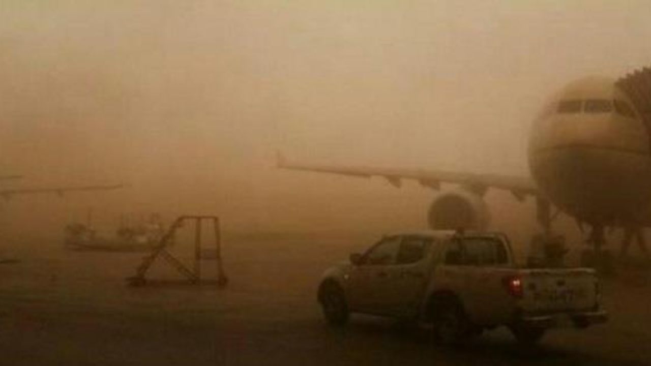 طوفان باعث لغو پروازهای فرودگاه بین المللی زاهدان شد