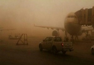 گرد و غبار از پرواز هواپیما‌های فرودگاه اهواز ممانعت کرد