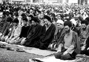 سالروز انتصاب حضرت آیت الله خامنه ای به امامت جمعه + فیلم