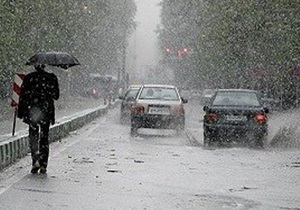 ترافیک نیمه‌سنگین در آزادراه قزوین-کرج/ بارش برف و باران در استان‌های اصفهان، خراسان شمالی و لرستان