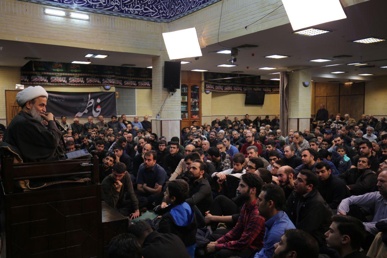 گزارش تصویری از سخنرانی حجت الاسلام پناهیان در فاطمیه اول