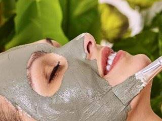 ماسک‌های خانگی ضد جوش که پوستتان را مثل آینه صاف می‌کنند+ دستورالعمل