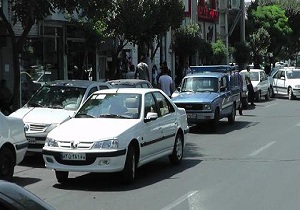 توقف دوبله در معابر شهری عامل بی نظمی در ترافیک
