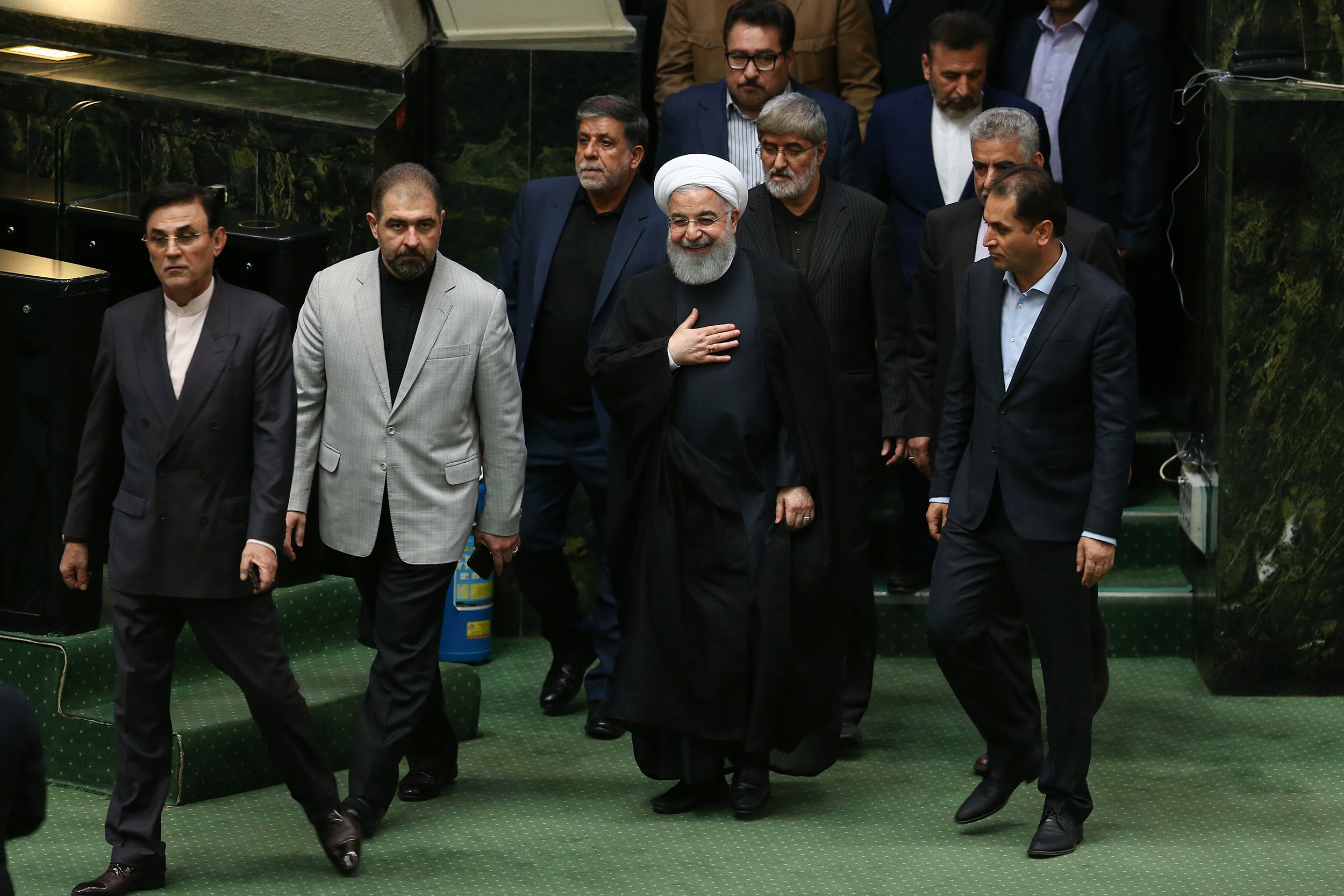 رئیس جمهور وراد صحن علنی مجلس شد