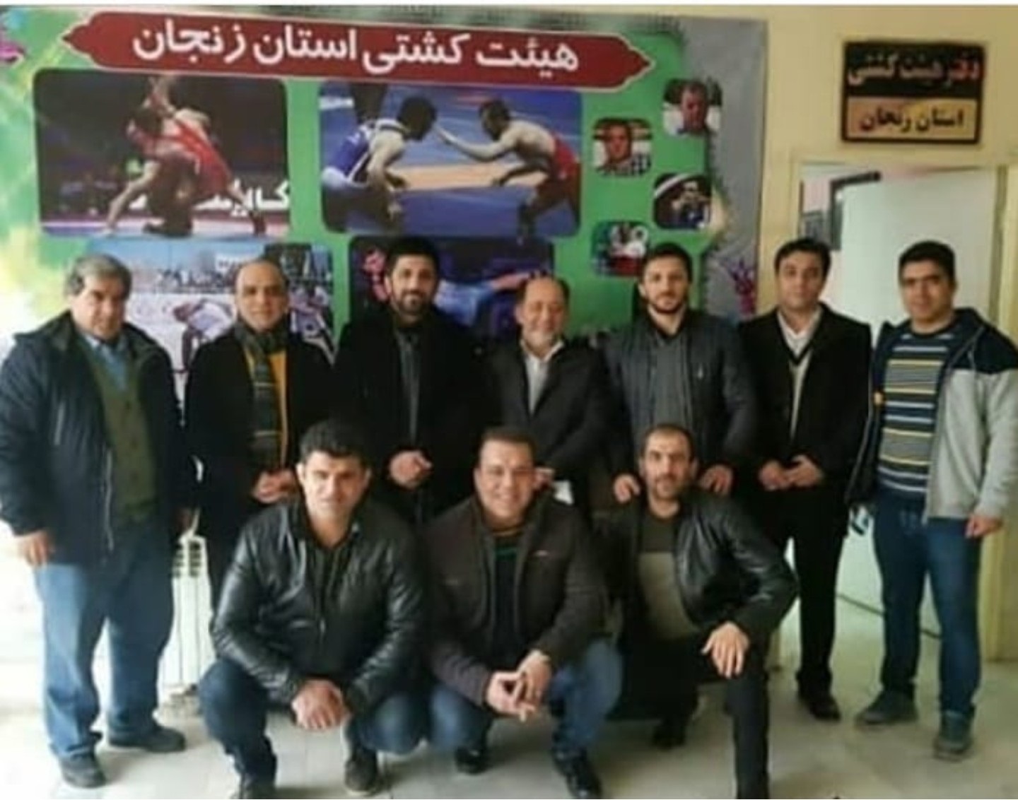 دوره گردی قهرمان سابق المپیک برای جمع آوری رای جنجالی شد