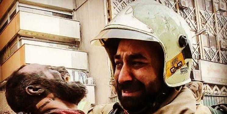 جدال چوب و آتش در دستان آتش&zwnj;نشان