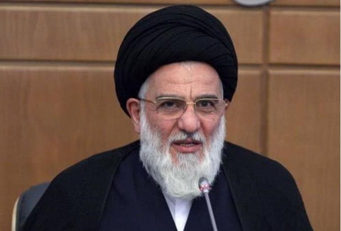 فیلم تاریخى از آیت الله هاشمی شاهرودی در گروه سرود اسراى عراقى در سال ۱۳۶۵+فیلم