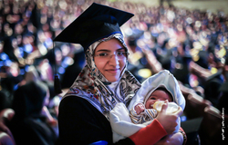 دکترا بگیرم یا مادر شوم؟