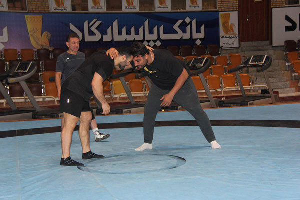 احسان حدادی و رضا یزدانی سرشاخ شدند! + عکس