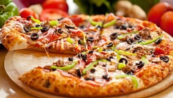 به 7 دلیل خوردن پیتزا خطرناک است