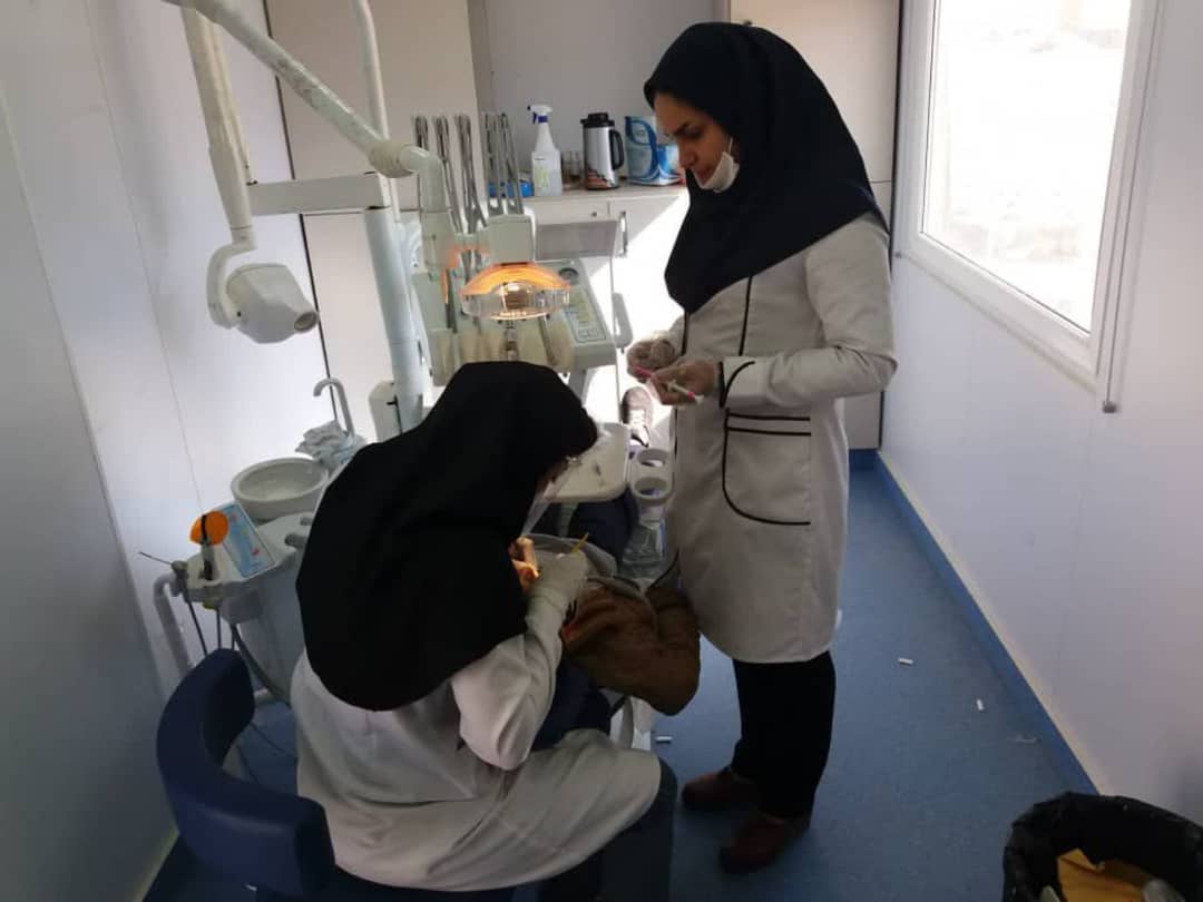 ارائه خدمات دندانپزشکی رایگان به روستای زیتونک فسا