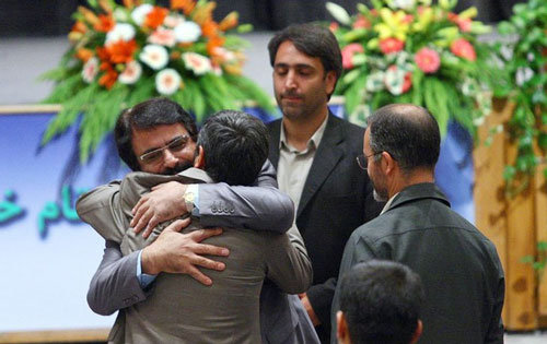 شما هم در سال ۸۸ جای من بودید به هر مسئولی احترام می&zwnj;گذاشتید/دوستان حرف و حدیث ساز، معنای احترام متقابل را نمی دانند؟/ کسی اجازه تحقیر مرا ندارد
