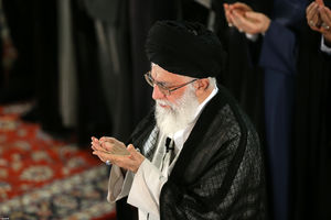 رهبر انقلاب تاکنون بر پیکر چه شخصیت&zwnj;هایی نماز خواندند؟