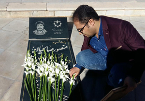 گلباران قبور مطهر شهدا در شهرکرد