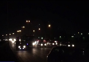 نبود روشنایی در تقاطع پل سپاه جاده شهریار + فیلم