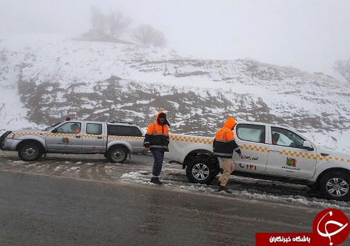تلاش راهداران برای برف روبی جاده&zwnj;های لرستان + تصاویر
