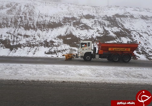 تلاش راهداران برای برف روبی جاده&zwnj;های لرستان + تصاویر