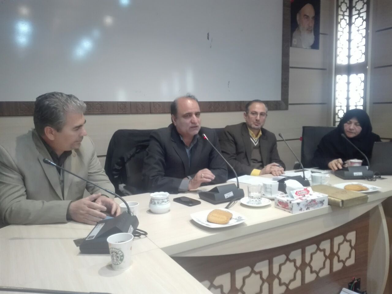مجمع مشورتی بانوان برای بر طرف کردن آسیب&zwnj;های اجتماعی شهرستان تلاش کنند