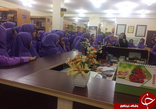 کتابخانه آیت الله سعیدی بندرماهشهر میزبان دانش آموزان مدرسه 