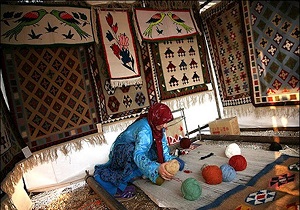 ۴۲۵ مجوز مشاغل خانگی تولید صنایع دستی در اردبیل صادر شد