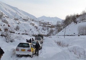 36 روستای استان زنجان در محاصره برف/ تلاش راهداران برای باز گشایی راههای مسدود ادامه دارد