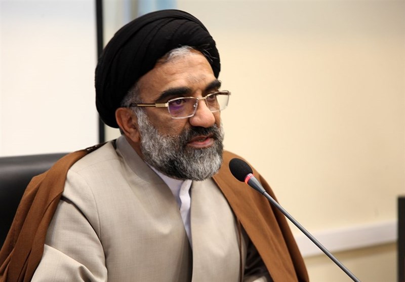 باید مراقب انحراف و فتنه انگیزی در کشور بود/فتنه گران اعتبار نظام جمهوری اسلامی را نشانه گرفتند