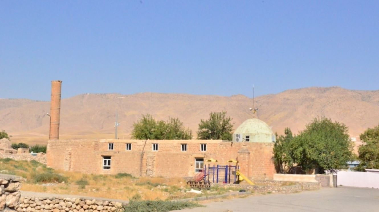 انتقال مسجد ۶۰۰ ساله&zwnj;ی ترکیه به مکانی جدید با استفاده از ربات&zwnj;های قدرتمند + تصاویر