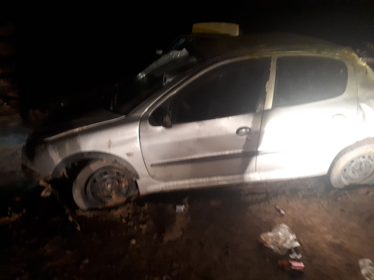 واژگونی خودرو پژو ۲۰۶ حادثه آفرید