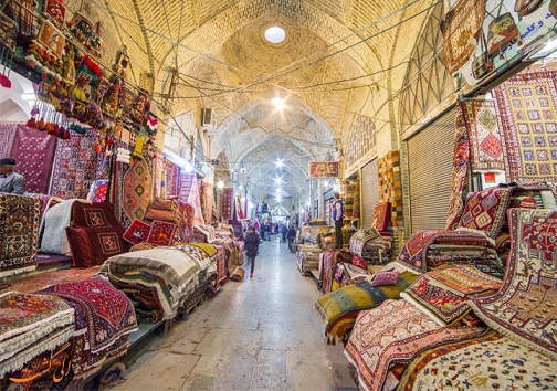 نمایش اقتدار و حماسه ۹ دی در سراسر کشور / سقوط خودروی حامل دانش آموزان از روی پل / ماجرای فروریختن بازار وکیل چیست؟