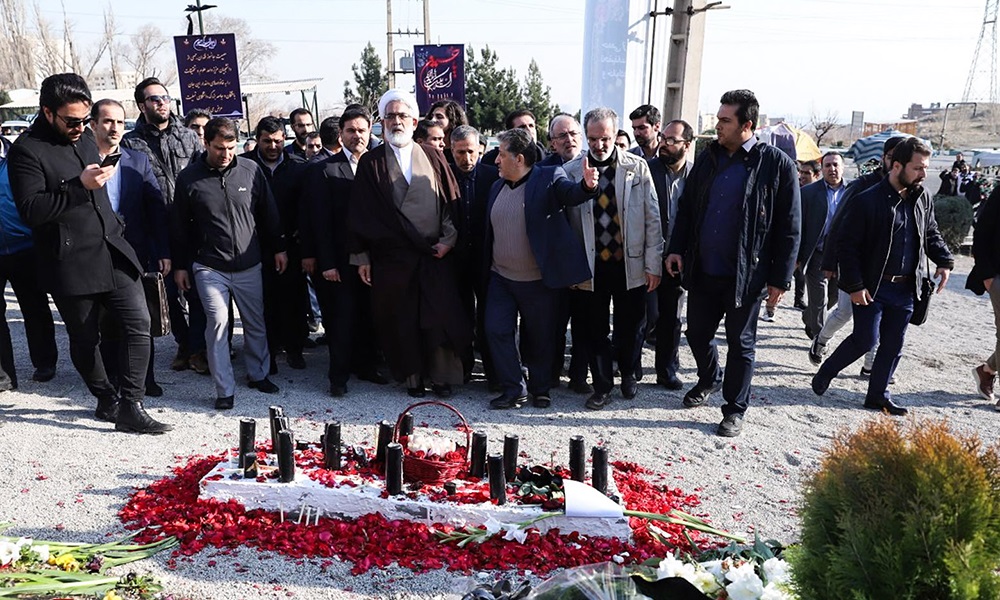 بازدید دادستان کل کشور از محل حادثه واژگونی اتوبوس در دانشگاه آزاد واحد علوم و تحقیقات