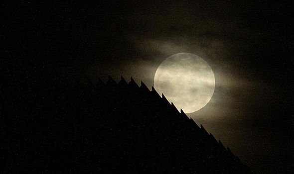 نخستین &laquo;خسوف خونین گرگینه&raquo; سال ۲۰۱۹ در نقاط مختلف جهان+تصاویر