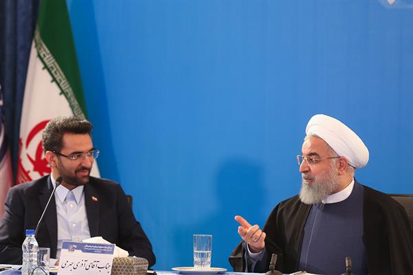 پاسخ جالب حاضرین در جلسه امروز وزارت ارتباطات به صحبت&zwnj;های رییس جمهور +فیلم