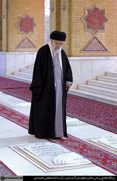 حضور رهبر انقلاب در گلزار شهدای تهران +تصاویر