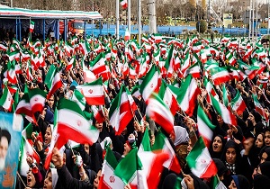 سرود ۱۰۰۰ نفری انقلاب اسلامی در اردبیل طنین انداز می‌شود