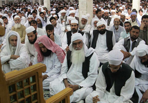 محکومیت جمعی از علمای اهل سنت استان در پی حادثه تروریستی شب گذشته زاهدان