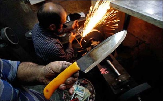 چاقوسازی، صنعتی اصیل با قدمتی تاریخی در ایران /فرصت&zwnj;های ناب اشتغالزایی در سایه تولید چاقوی ایرانی