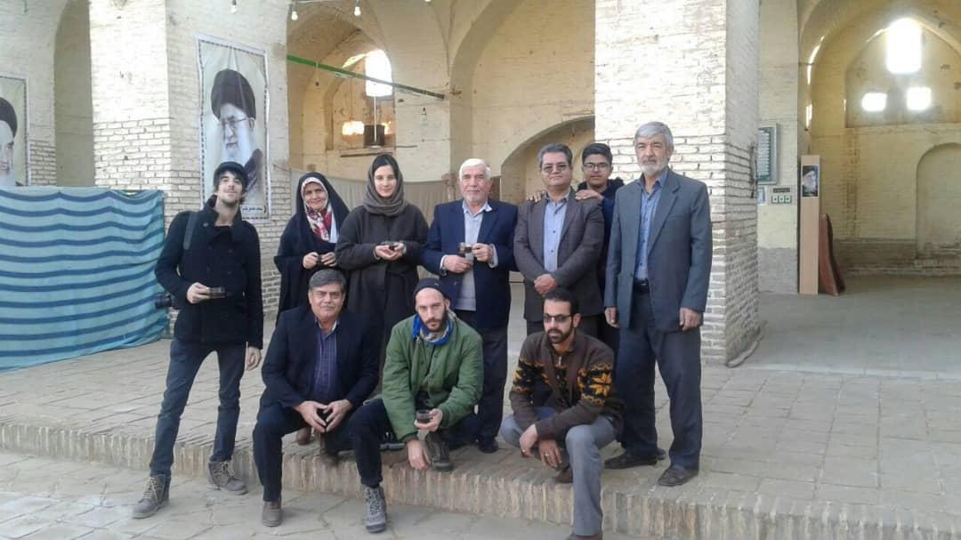 بازدید گردشگران سوئیسی از جاذبه‌های تاریخی رشتخوار