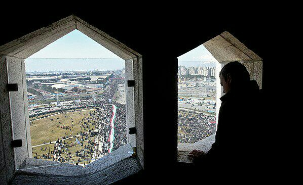 این هفته، از بلندای آزادی به نیم قرن تاریخ خیره شوید