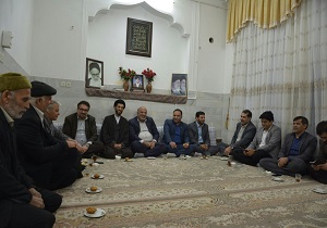 جمعی از مسئولان شهرستان اردکان با خانواده شهید قانعی دیدار و گفتگو کردند