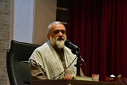 ملت ایران با عشق و ایمان در طول ۴۰ سال از انقلاب پاسداری کردند