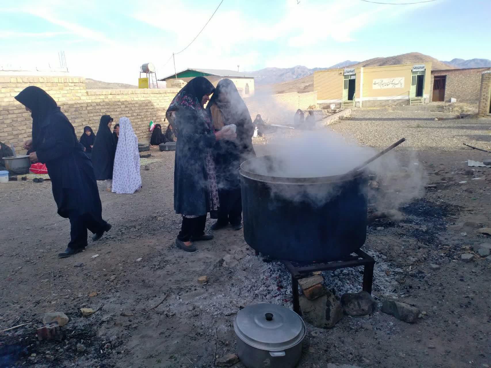 جشنواره ورزشی و طبخ خوراکی های سنتی در روستای کهنوج رابر + تصاویر