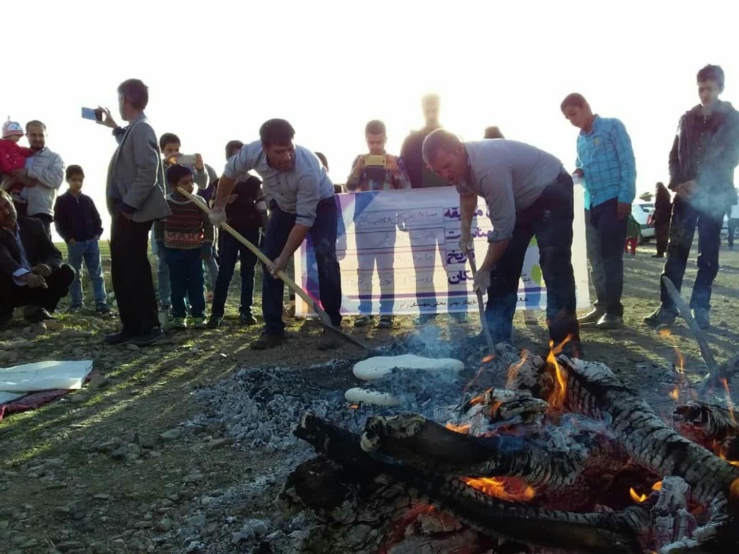 جشنواره ورزشی و طبخ خوراکی های سنتی در روستای کهنوج رابر + تصاویر