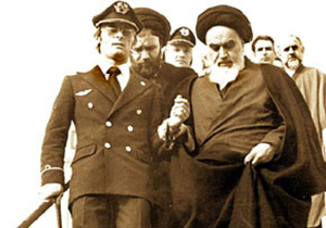 لحظه ورود امام خمینی (ره) به ایران از دید دوربین‌های خبرنگاران خارجی + فیلم
