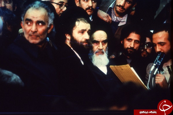 مجموعه تصاویری از اولین لحظات ورود امام به خاک وطن