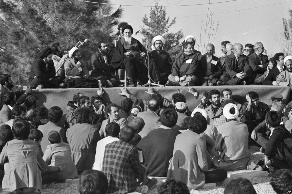 حال و هوای تهران در ۱۲ بهمن ۵۷ از زبان خبرنگار فرانسوی + تصاویر