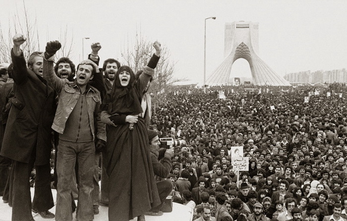 حال و هوای تهران در ۱۲ بهمن ۵۷ از زبان خبرنگار فرانسوی + تصاویر