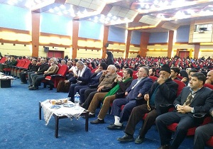 جشن انقلاب با حضور خانواده شهدا در سمنان